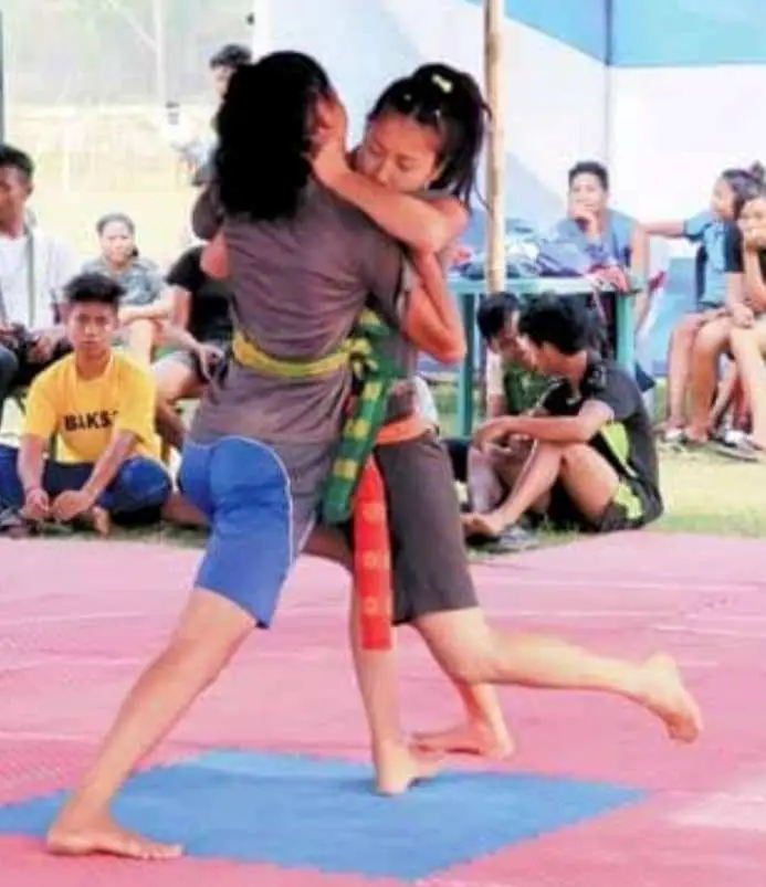 Khomlainai at Baokhungri festival